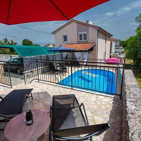 Apartment With A Private Swimming Pool, Garden & Bbq Gostinjac Exteriör bild