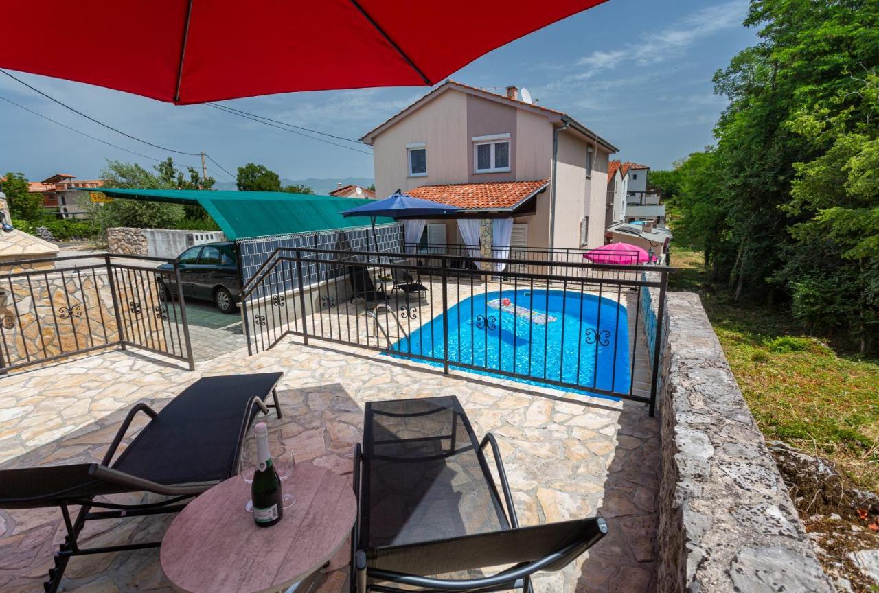 Apartment With A Private Swimming Pool, Garden & Bbq Gostinjac Exteriör bild