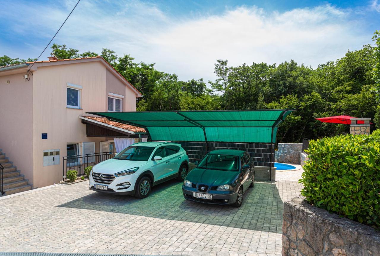 Apartment With A Private Swimming Pool, Garden & Bbq Gostinjac Exteriör bild